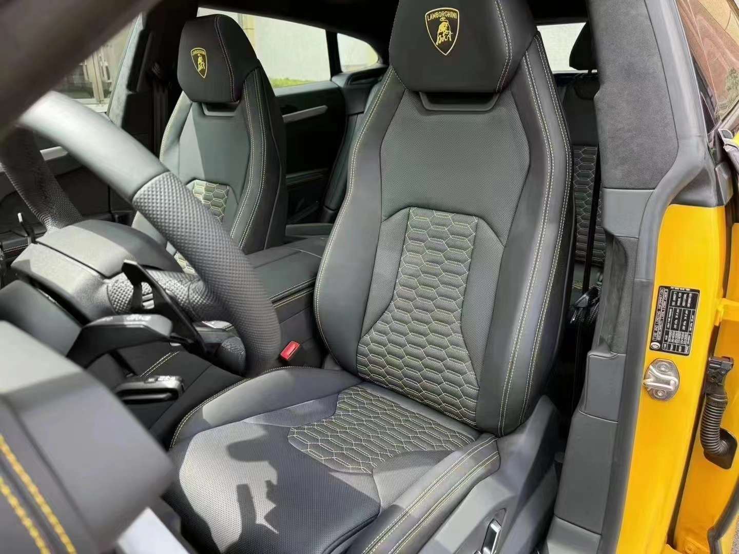 低调的行宫,兰博基尼urus s版本