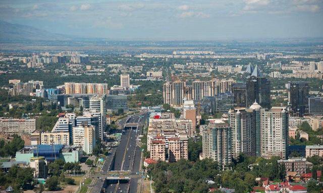 此国独立后内外交困,迁都之后立马经济腾飞,人均gdp上涨十多倍_俄罗斯