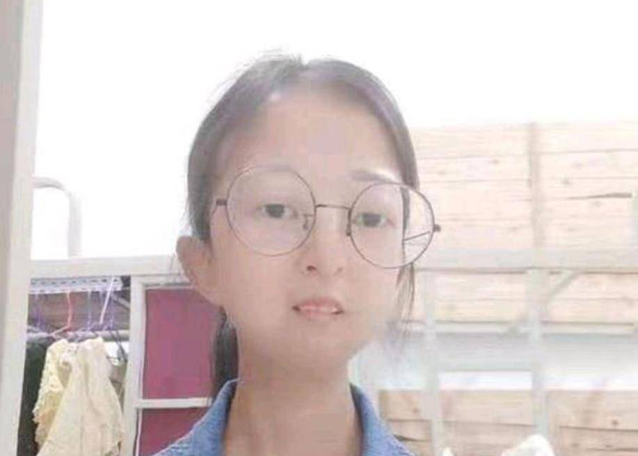 父母双亡弟弟患病,24岁女孩体重仅43斤,为5000元住院费筹款半年