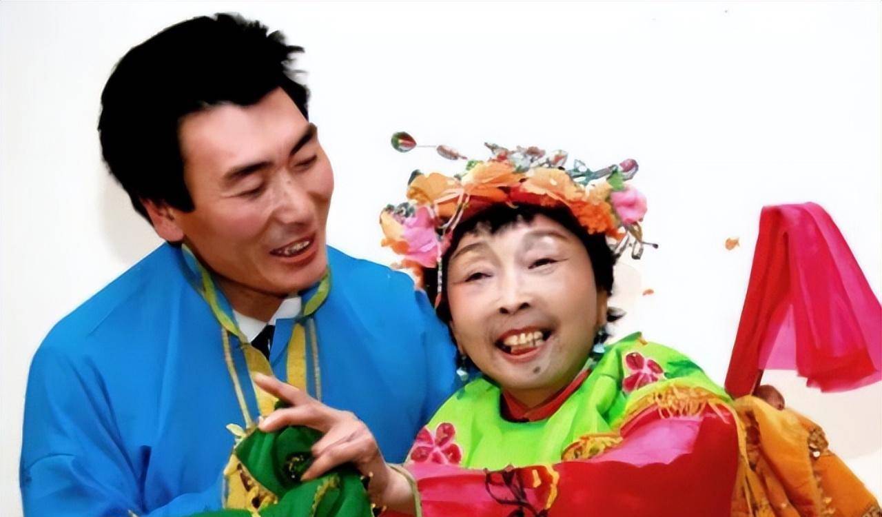 26年前,27岁东北小伙和父母断绝关系娶59岁老太太,后来怎么样了