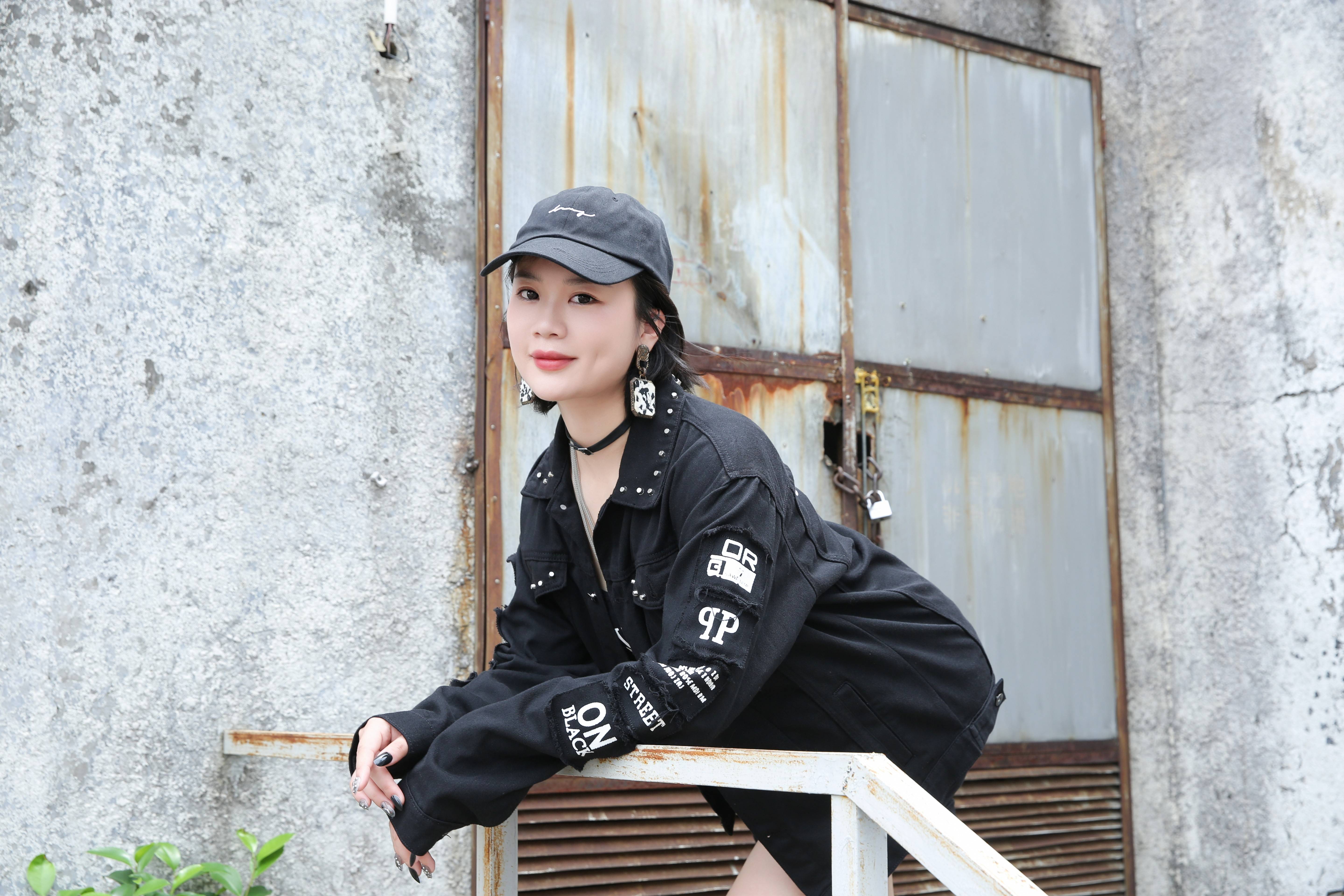 魅力四溢女模特黑晓璐的时尚魅力大赏