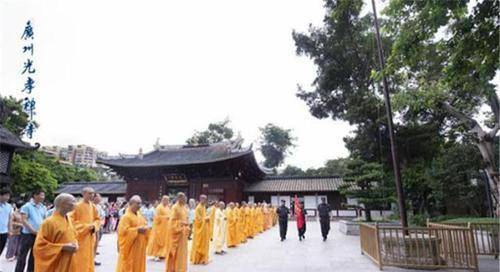 女子寺庙求子,结果十分灵验,揭开真相后,众僧全部却被缉拿