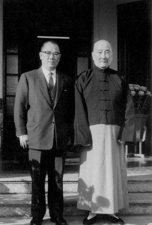 爷爷临终留200亿给孙子,但每月只准他花10万,算完日子他崩溃了_许爱周