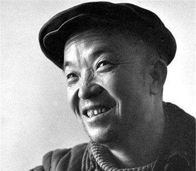 用身体搅拌水泥,用生命开采石油的"铁人"王进喜已经倒下49年了