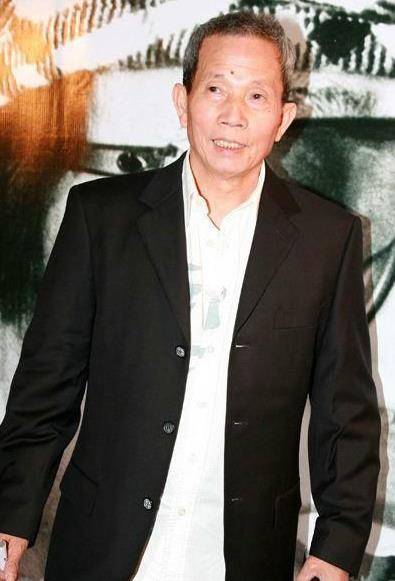 他是香港武术之最,成龙和洪金宝都曾被他打伤,李连杰与他闹翻_刘家良