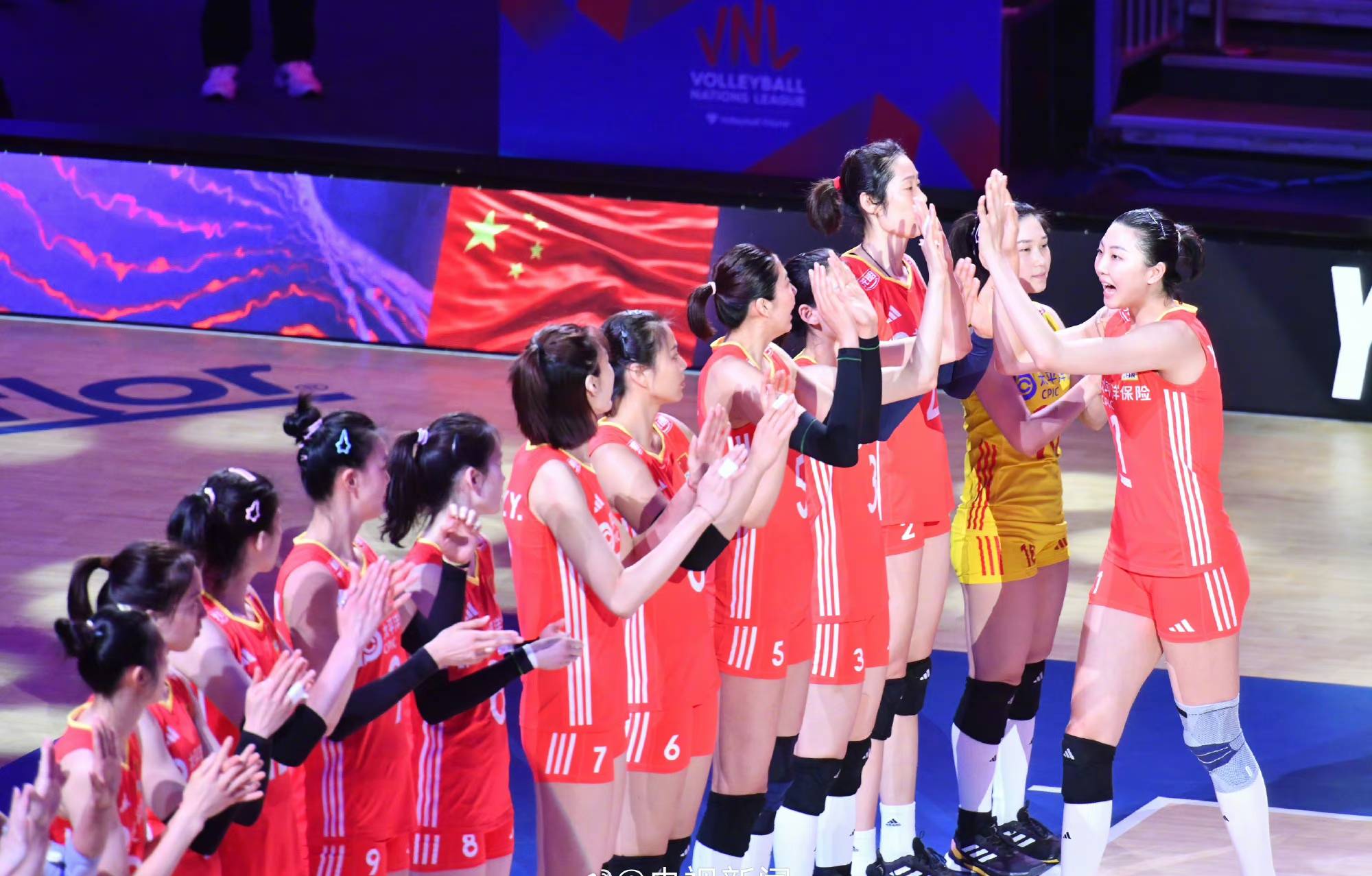 蔡斌有望带队打进总决赛,中国女排最新排名更新,朱婷李盈莹强大