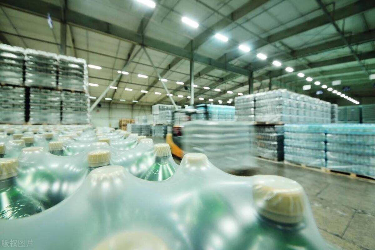 辅助设备及模具展区:各种周边辅助设备,机械手及自动化