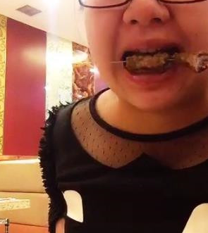 这才知道是小陈经常吃那些垃圾食品,没有给孩子补充足够的营养导致的