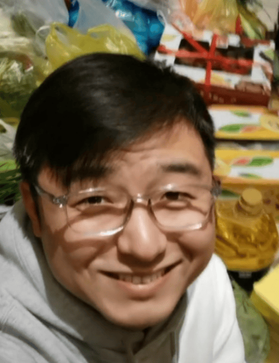 他本是"中国好声音"主持人,却被华少截胡走红机会,如今怎样了