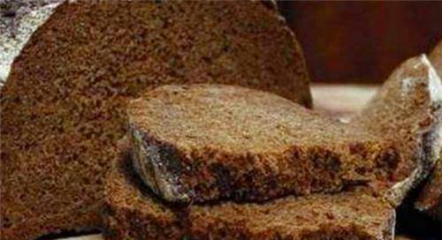 农业对于俄国人,一直是个老大难的问题,随着1941年希特勒撕毁协定入侵