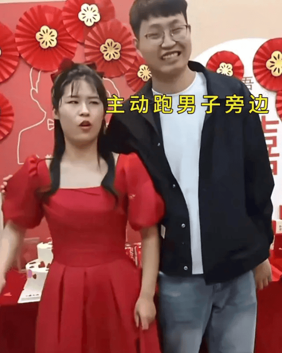河南男子相亲3天就订婚,女子现场主动求抱抱,扬言:闪婚真香!