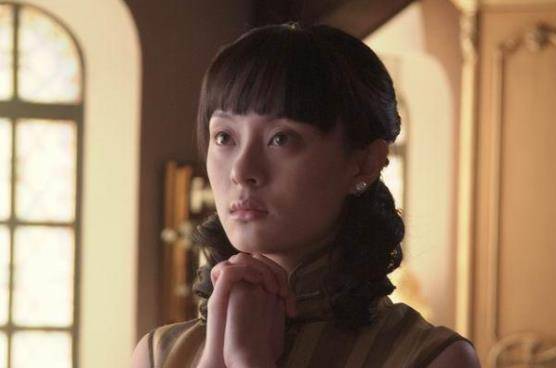 同样演"冯程程",把赵雅芝和宁静孙俪等人放一起,差距就出来了