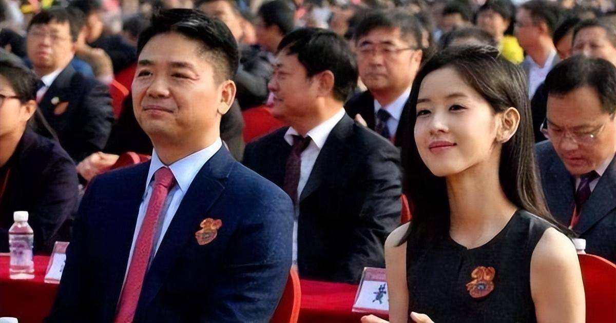 刘强东仅比丈母娘小5岁!看到丈母娘颜值,叫妈真的合适吗?