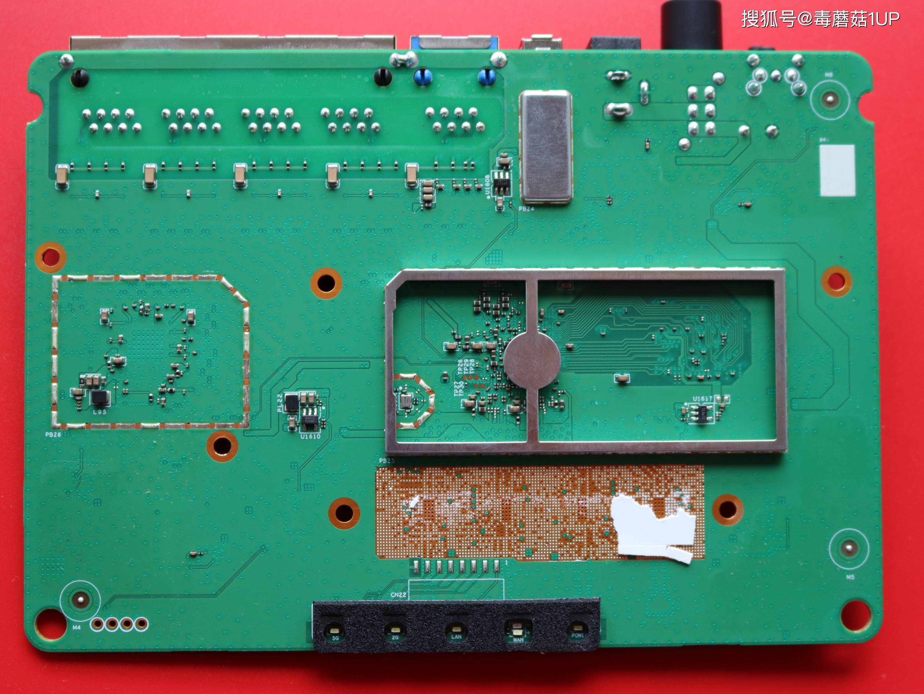 "内卷"的风还是吹到了华硕,tuf小旋风be3600 wifi7路由器拆解