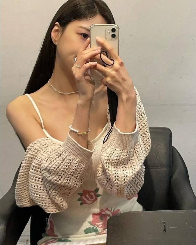 36岁吴夏荣,美得震撼人心,成为写真界的焦点!