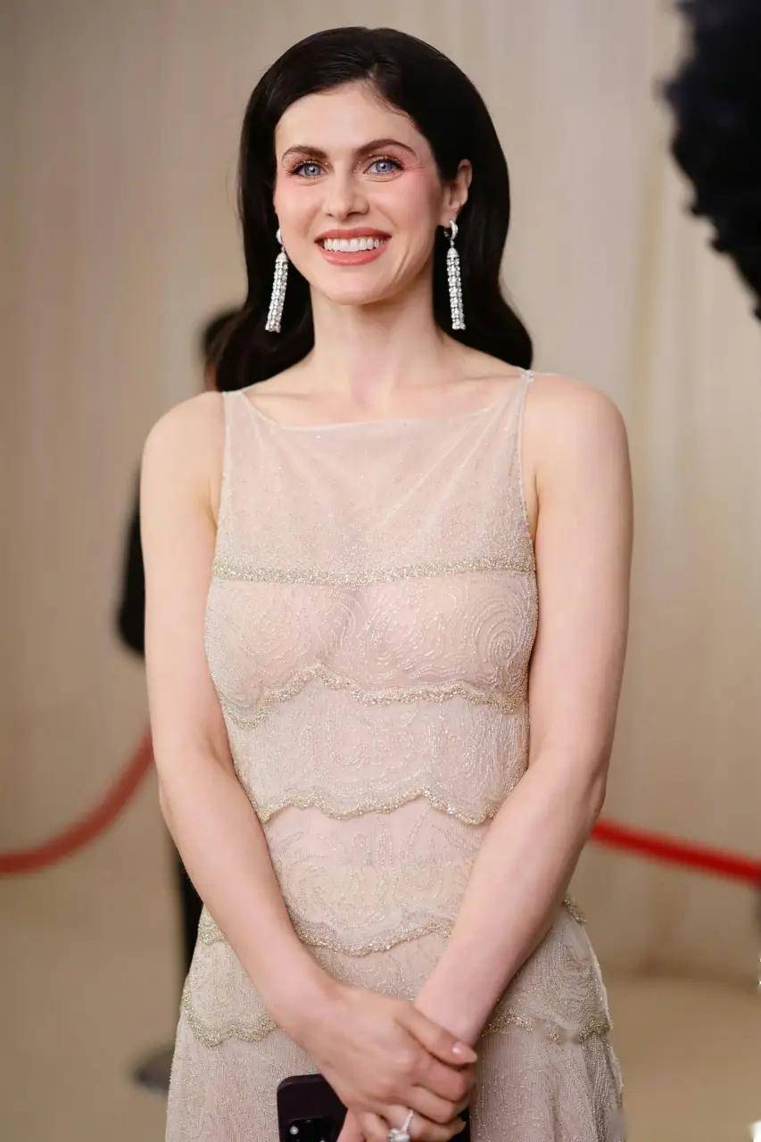 亚历桑德拉·达达里奥,人间极品尤物!她的写真照曝光,网友惊呼:美