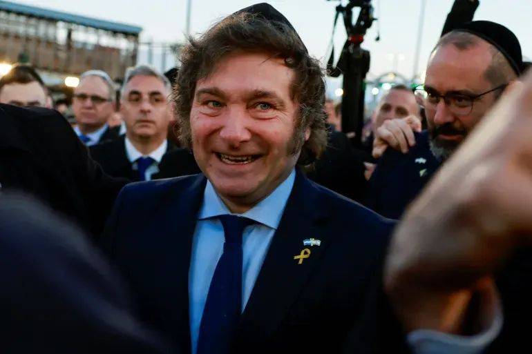 米莱一个动作,把阿盟22个国家都得罪,美国乐了,要选他当总统?