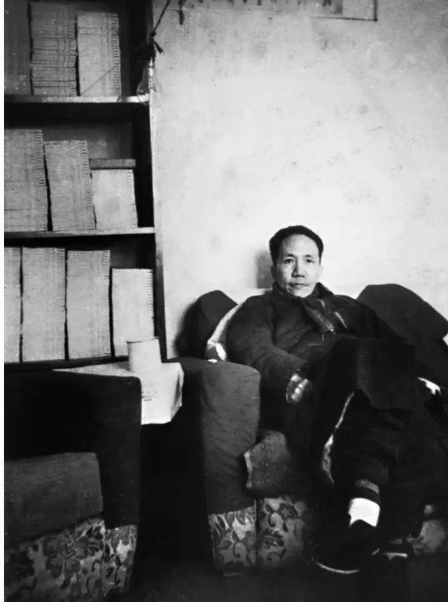 最后我们说一下陈寅恪的晚年,新中国成立后他主要担任中山大学教授,可