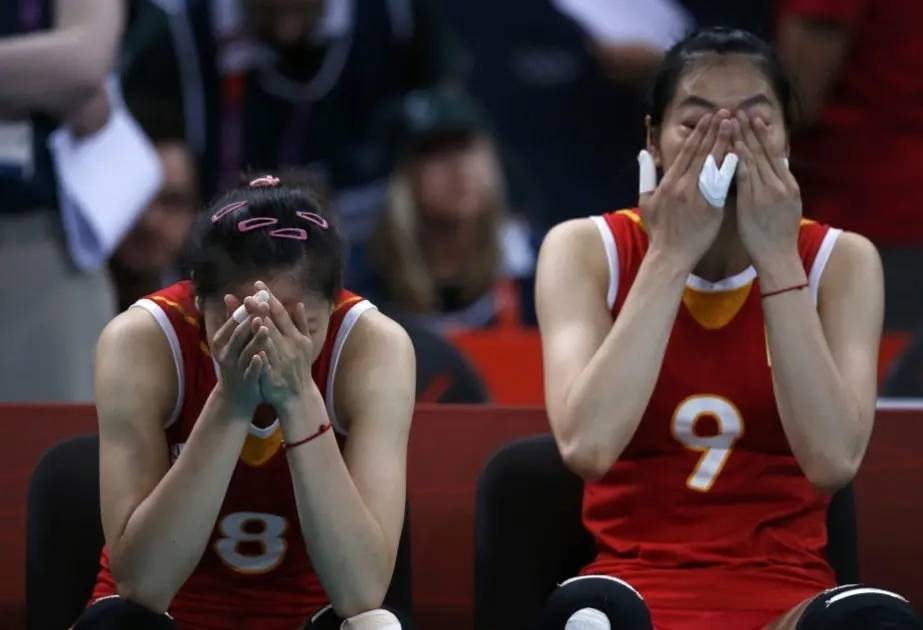 女排巴黎奥运形势不妙,网友:小组赛存在出局风险_中国女排_赛场_比赛