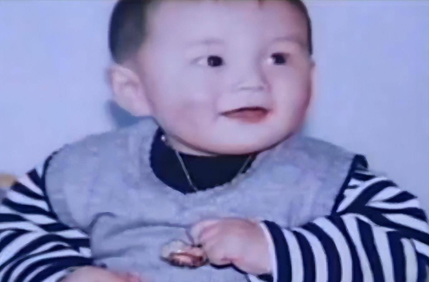 03年辽宁有一名"顺风耳"男孩,3岁才开口说话,第1句话惊呆父母