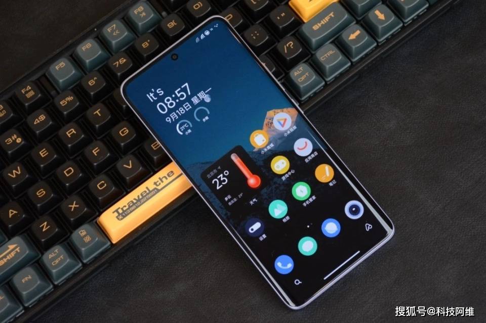 例如首发了7nm制程芯片的华为mate20系列旗舰,首发了骁龙835处理器的