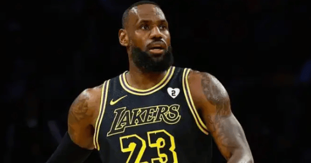 詹姆斯宣布放弃父子同台:湖人感到意外,浓眉哥送上祝福