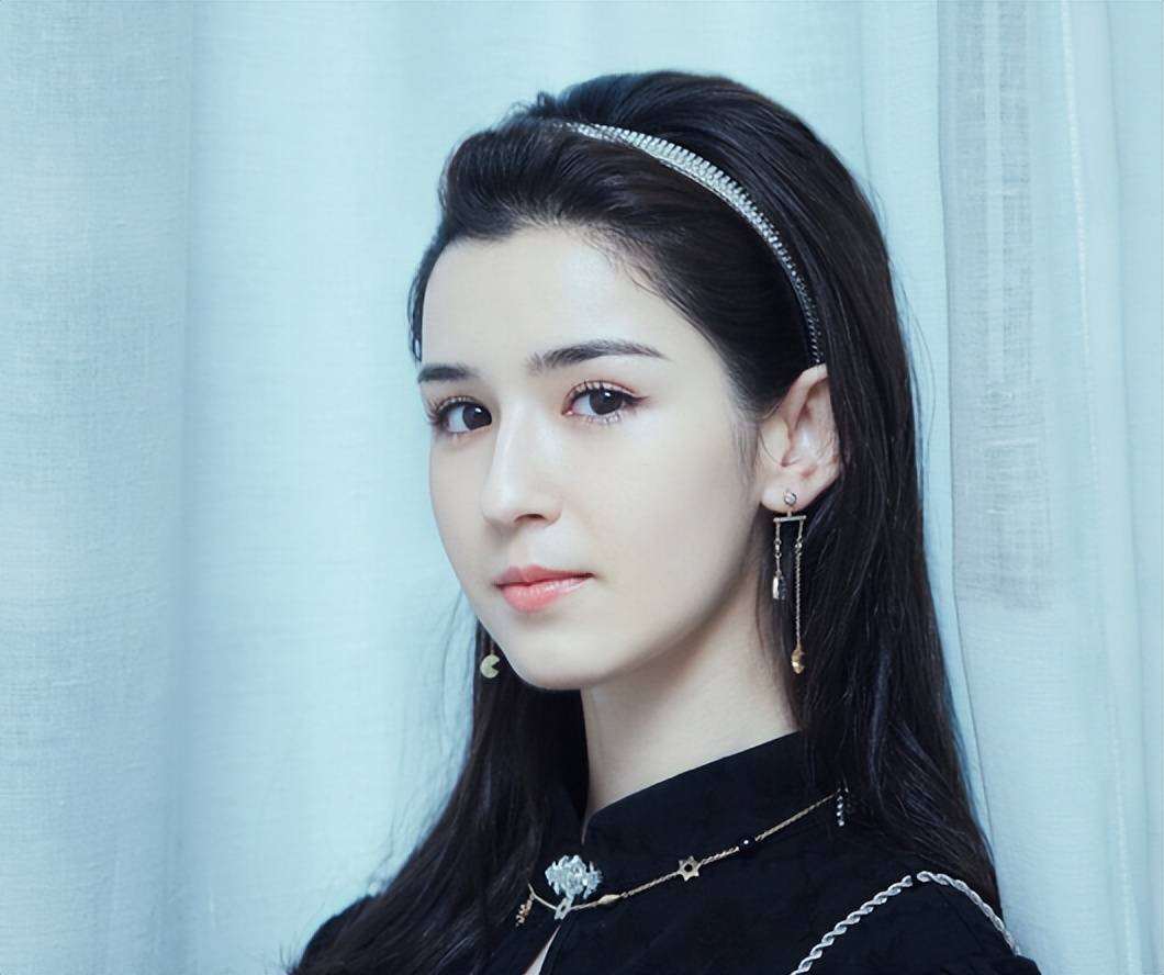 新疆美女,95后新晋女演员,经纪公司实力强大!