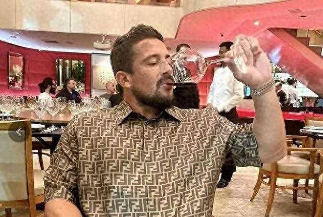 36岁归化球星洛国富宣布退役 为国足出战5场 生不逢时