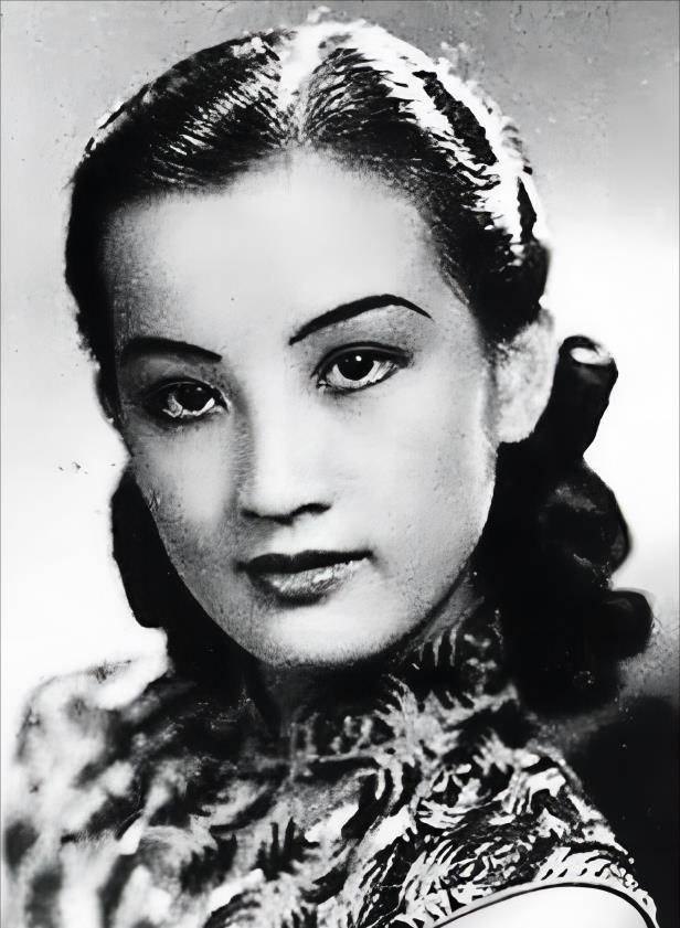 周璇:因为太美3岁被拐卖,14岁红遍上海,如今一组照片卖218万