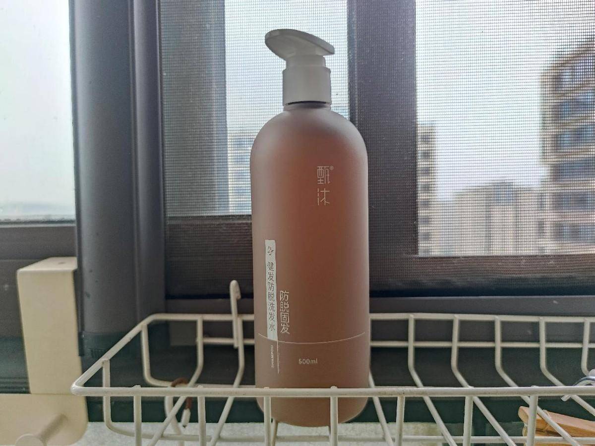 甄沐健发防脱洗发水：秀发新生的秘密武器