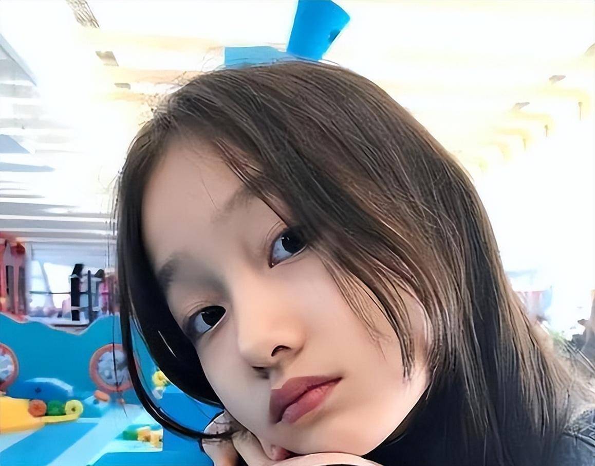 被全网禁止整容,如今16岁变化太大!