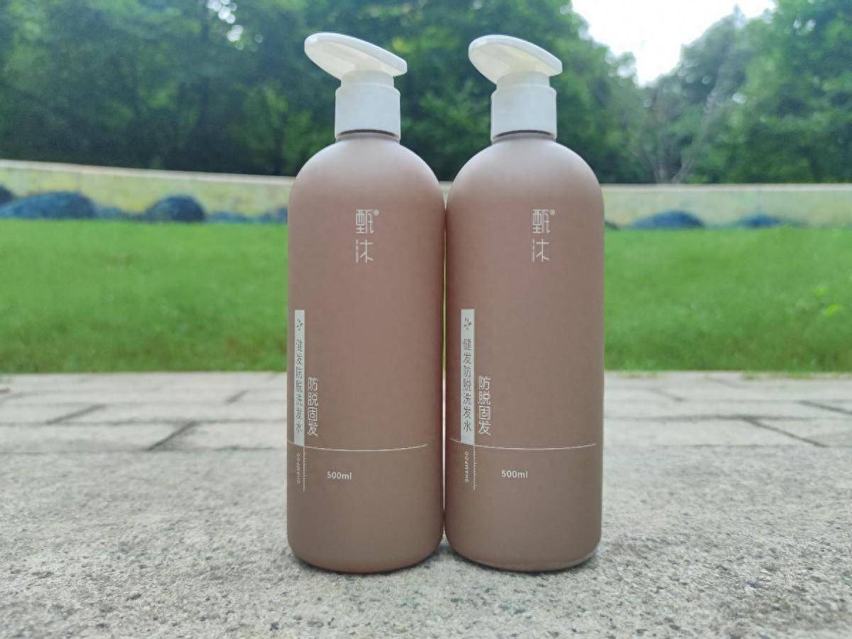 甄沐健发防脱洗发水：秀发新生的秘密武器