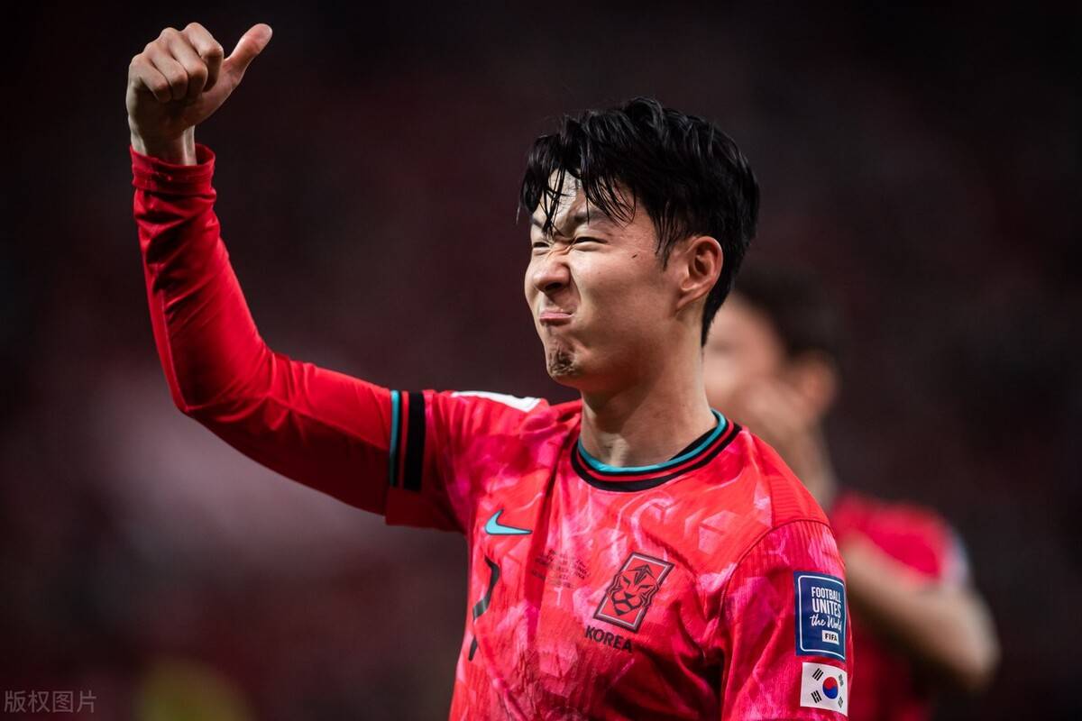 孙兴慜一家人设塌房!球员欺软怕硬挑衅球迷,父亲输球虐待儿童