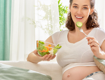 孕早期喝三个以上的汤比吃叶酸，补充孕酮，防止胎停，促进大脑发育_艾叶_胡萝卜_排骨