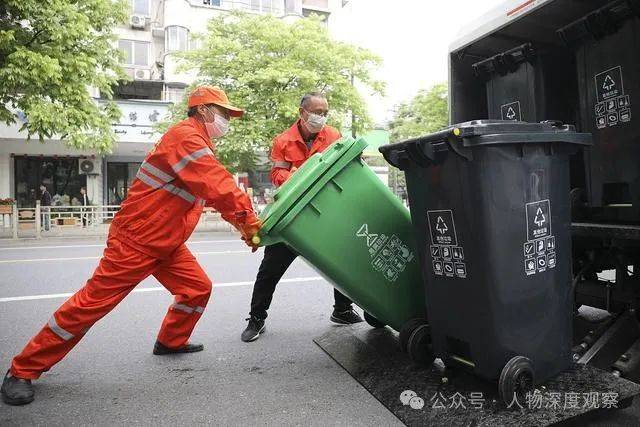 清洁工被垃圾车撞倒 掉进压缩箱失踪-清洁工在垃圾桶发现人头