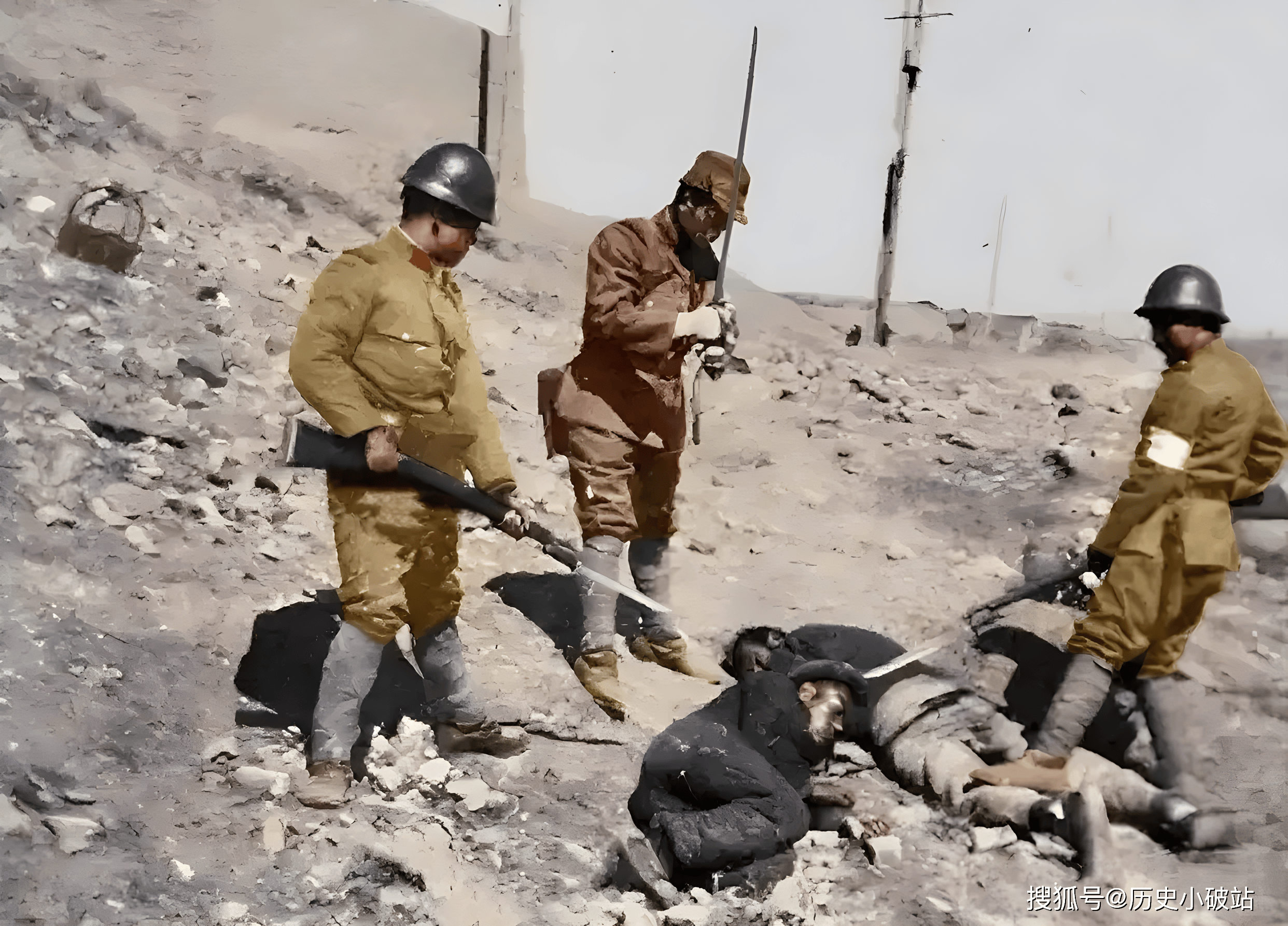 揭示历史真相:侵华日军残暴行径的彩色老照片