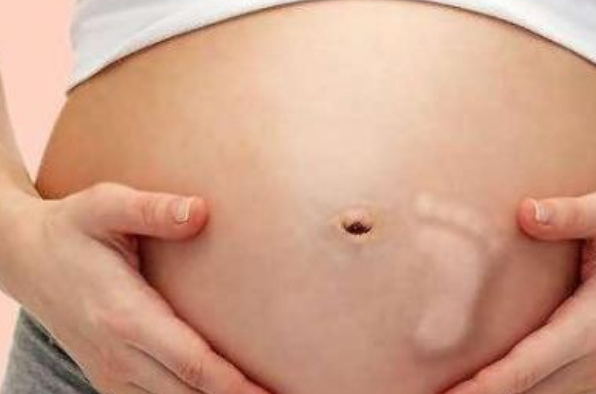 怀孕期间出现这些情况，孕妈妈不要当真。这是胎儿_腹部_妈妈_宝宝发出的一个“信号”。