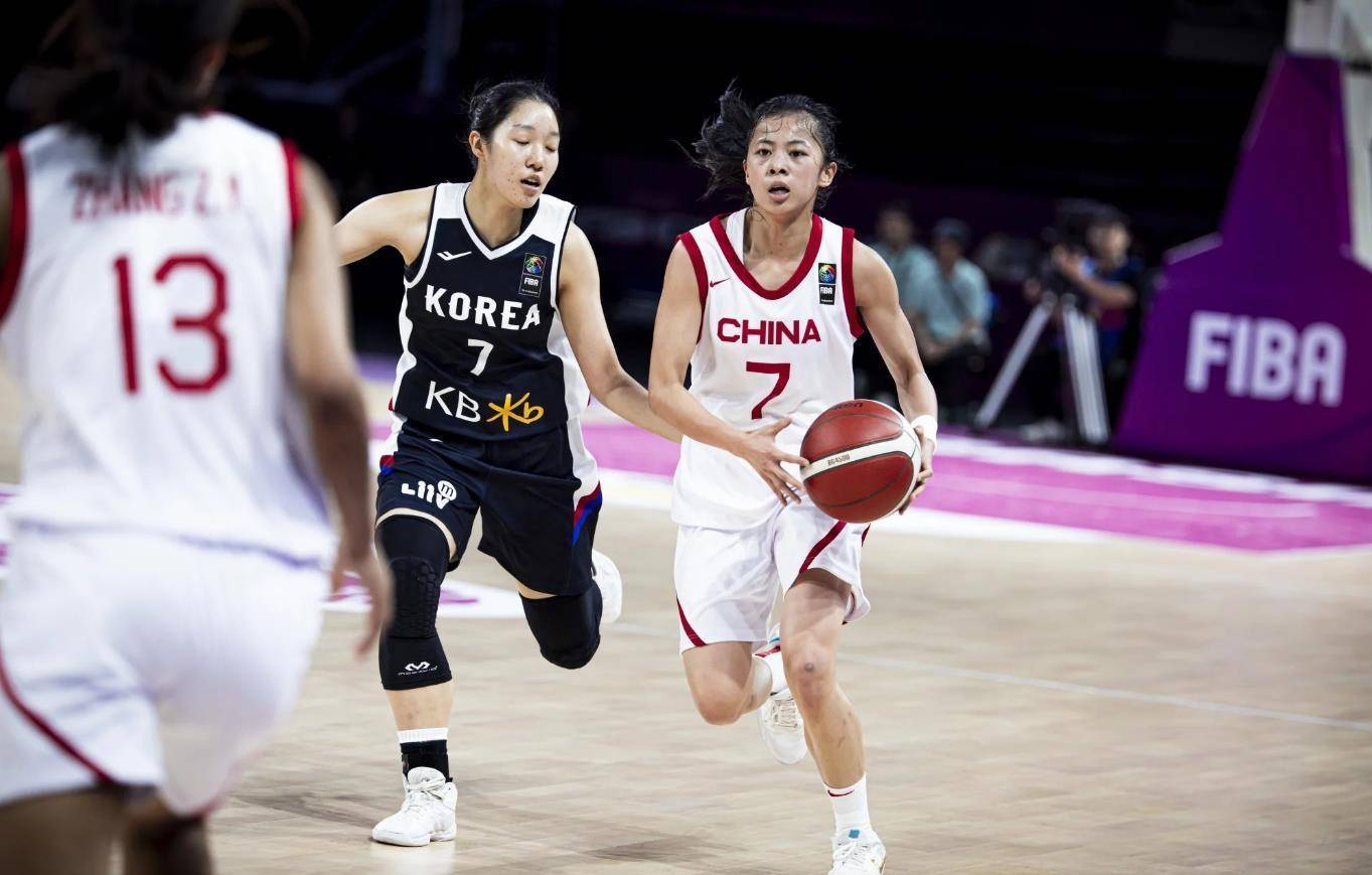 中国女篮大胜杀进决赛,日本,韩国出局,中澳争夺