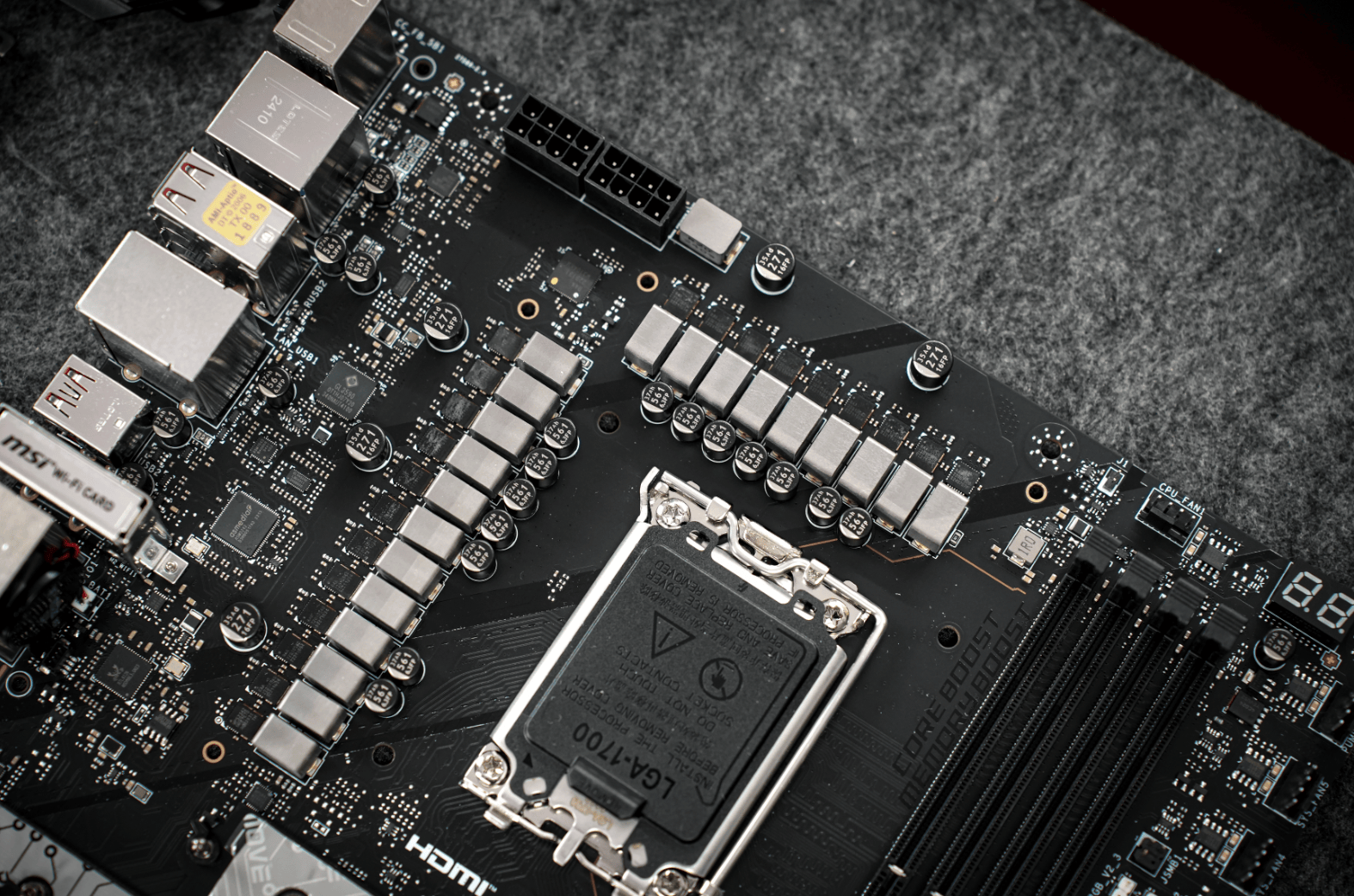 微星mpg z790 carbon max wifi ii暗黑主板开箱 拆解_供电_接口_设计