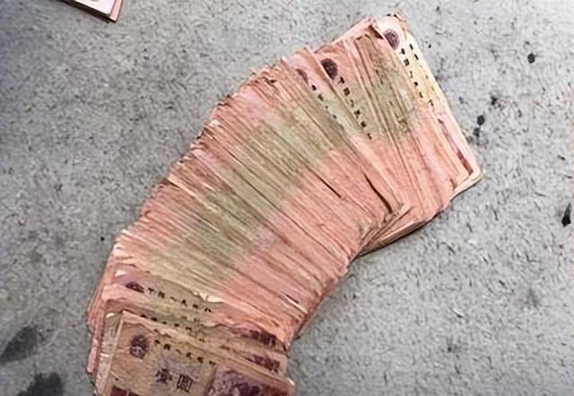 回顾:明明知道烧纸是迷信,为啥还要坚持?这种传统习俗该废除吗?