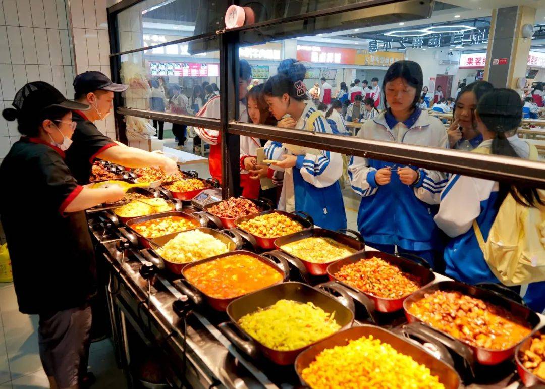 怪我们哦看完咱们得食堂介绍有没有一点点心动呢众多美食在医专等你哦