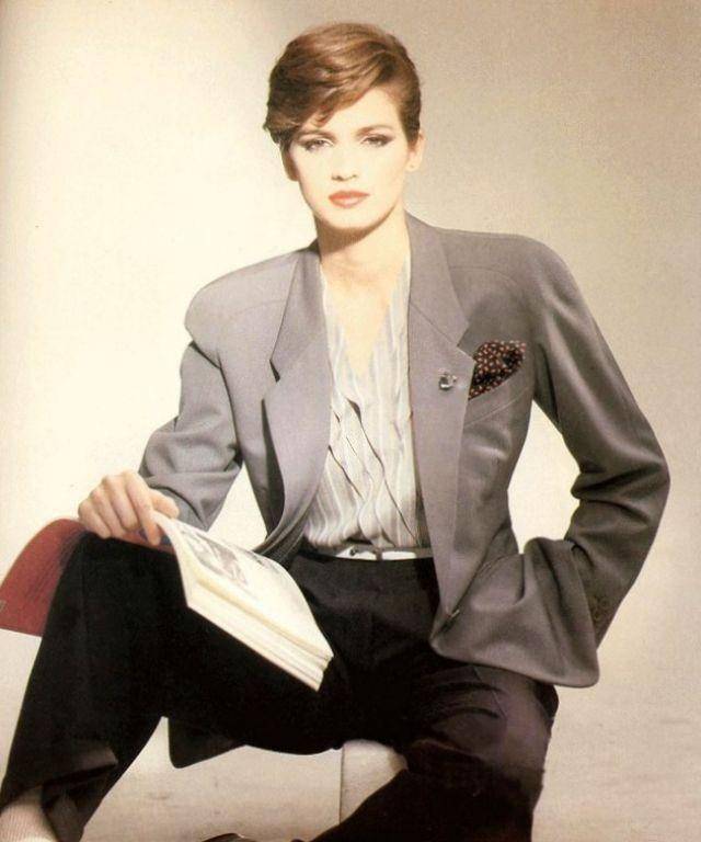 在26岁妙龄就死于艾滋,而在此之前,吉雅·卡兰芝早已在街头露宿许久