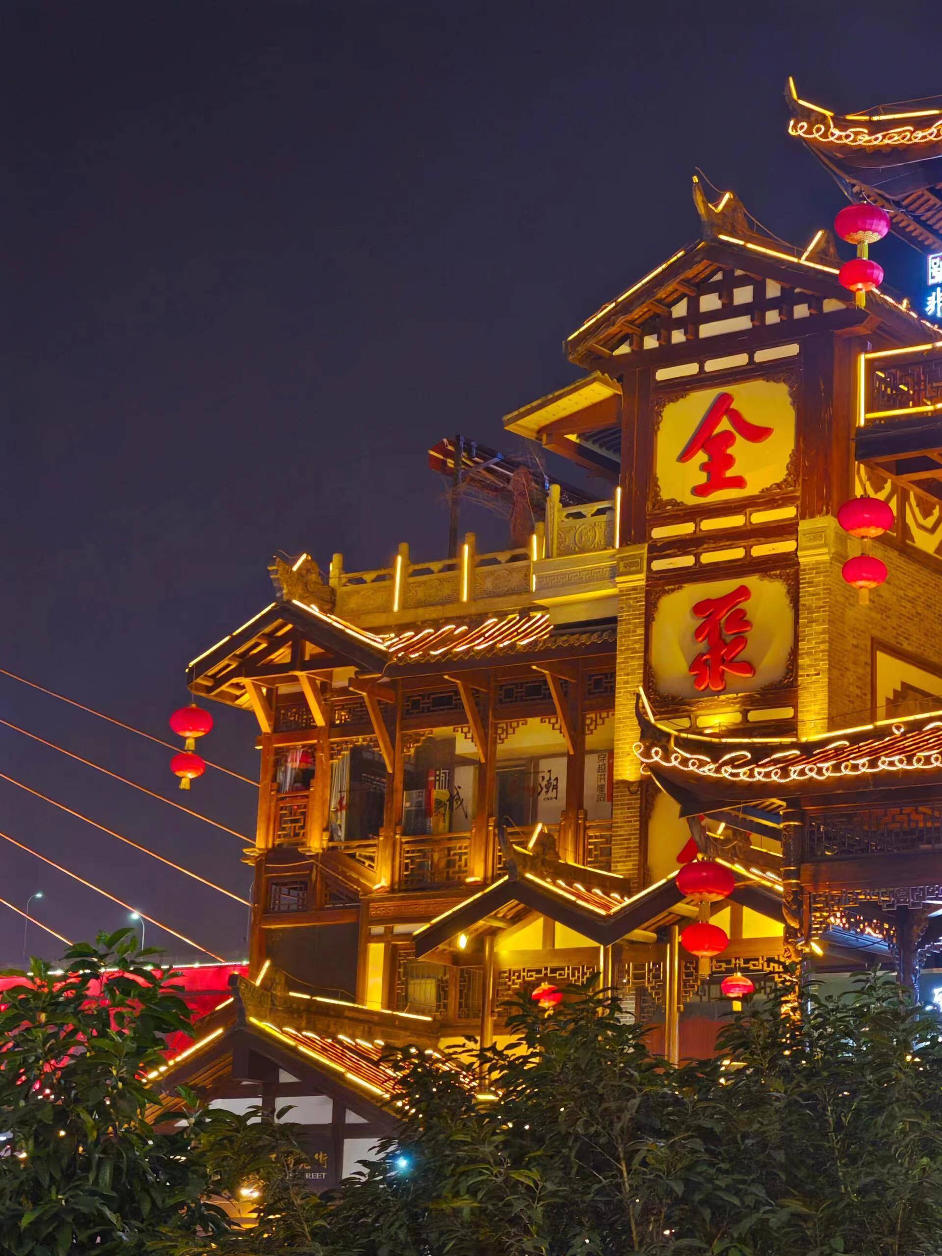 重庆游玩攻略必去的地方,重庆有什么旅游景点值得去玩