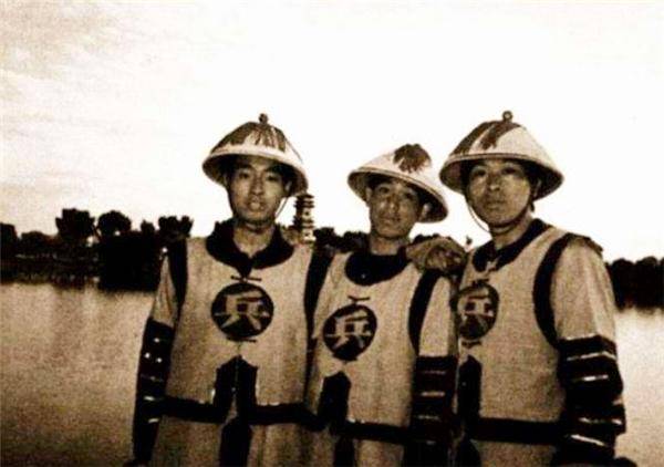 清朝士兵衣服上的兵和勇,有何不同?身份地位有明显区别