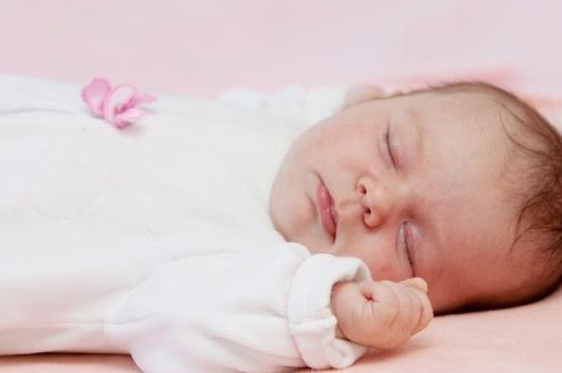 6新生儿常用的东西，即将成为妈妈的你，提早预习如何照顾宝宝_宝宝_东西_纸尿裤。