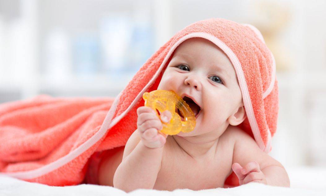 以下三种婴儿用品细菌含量比“便壶”高，家长赶紧扔掉_孩子_婴儿_玩具。