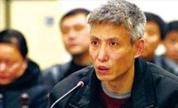 东北"教父"刘涌:与警察枪战,抽刘德华耳光,被捕时吞药