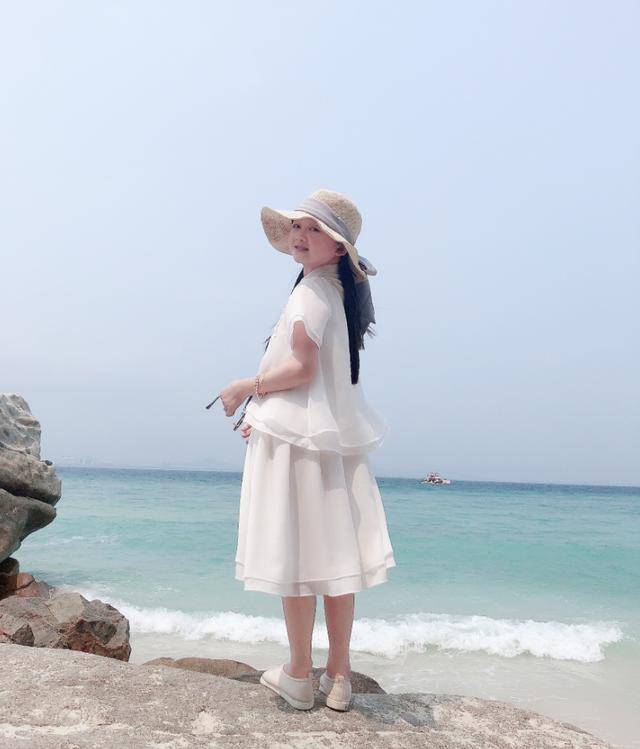 2019年,成都"最美袖珍女"结婚,32岁像10岁,婚后生活怎么样?