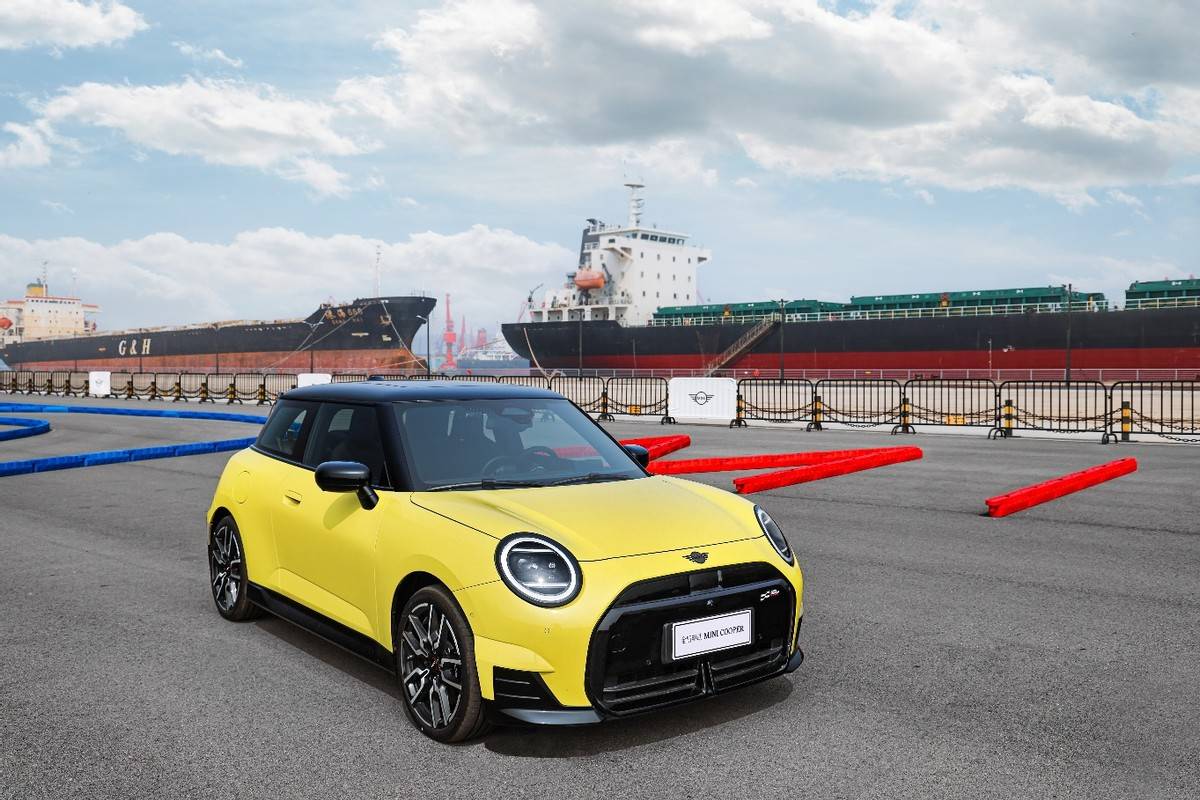 全新电动MINI Cooper上市, “都市卡丁车” 经典之上更好玩_搜狐汽车_搜狐网