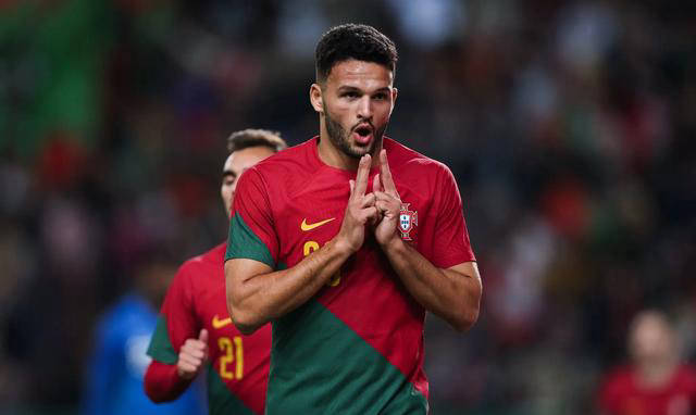 大巴黎中锋贡萨洛-拉莫斯遭遇欧洲杯边缘化,板凳上的绝技令人惋惜